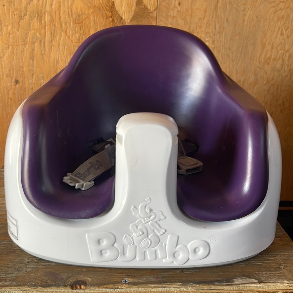 Bumbo with tray